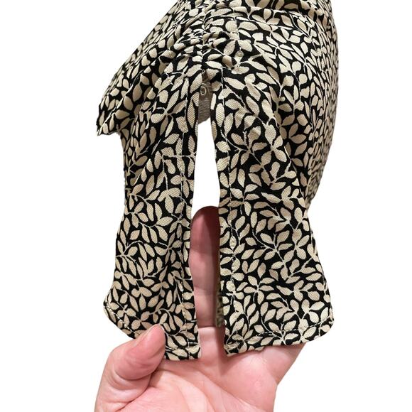 ANN TAYLOR SIZE 6 BLACK AND TAN SMALL LEAF PRINT CAP SLEEVE WRAP DRESS 6 - Picture 4 of 5